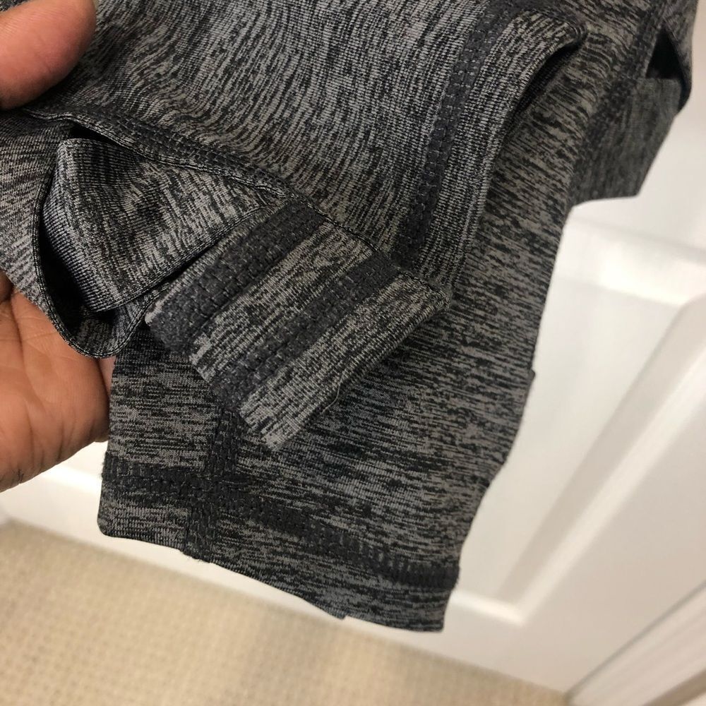 Gaiam gray Capri workout casual leggings size medium - Picture 5 of 13
